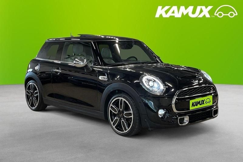 Svart Begagnad 2015 Mini Cooper S Halvkombi | 199 700 kr (Marknadspris) - Bild 1/4
