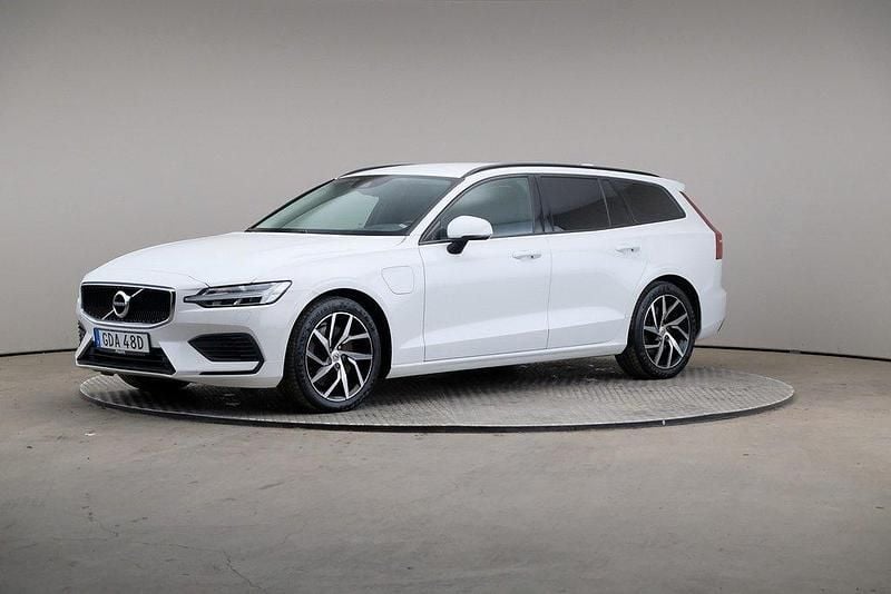 Vit Begagnad 2020 Volvo V60 Momentum Kombi | 275 000 kr (Marknadspris) - Bild 1/4