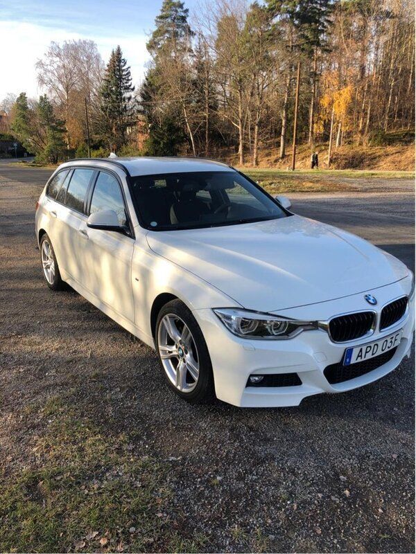 Vit Begagnad 2019 BMW 320 M Sport Kombi | 275 000 kr (Marknadspris) - Bild 1/4