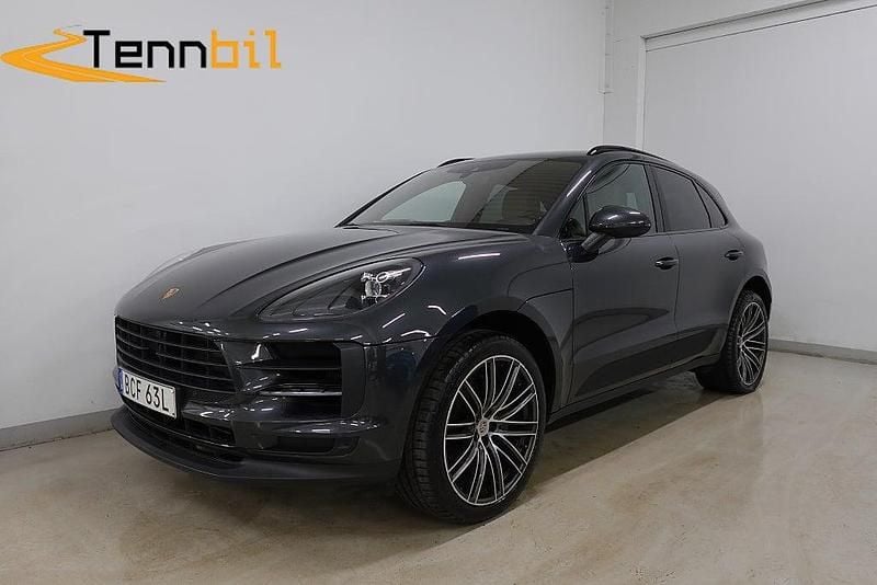 Grå Begagnad 2019 Porsche Macan S Sport SUV | 476 900 kr (Bra pris) - Bild 1/4