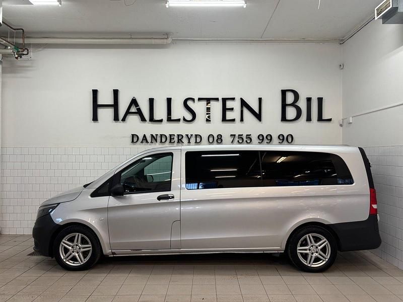 Silver Begagnad 2016 Mercedes Vito Kombi | 249 900 kr (Dyr) - Bild 1/4