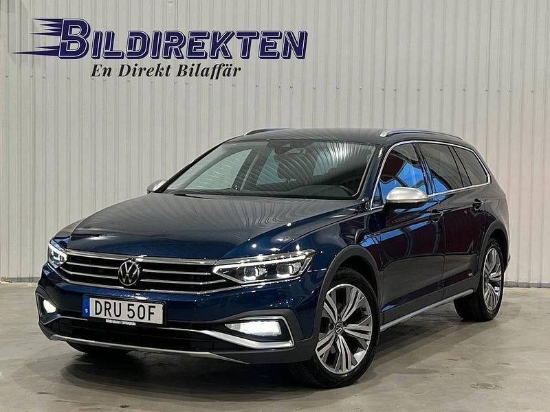 Blå Begagnad 2023 VW Passat Alltrack Kombi | 309 900 kr (Marknadspris) - Bild 1/4