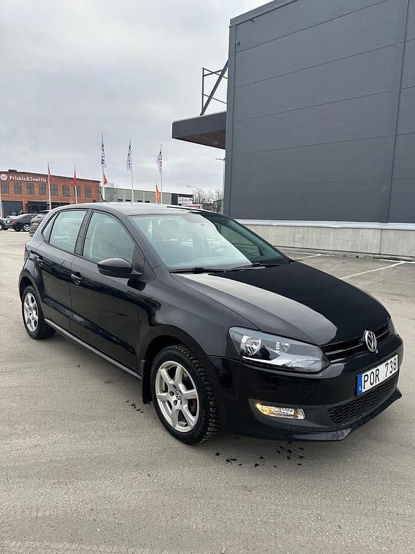 Begagnad VW Polo 90 HK (66 kW) 2011 Halvkombi