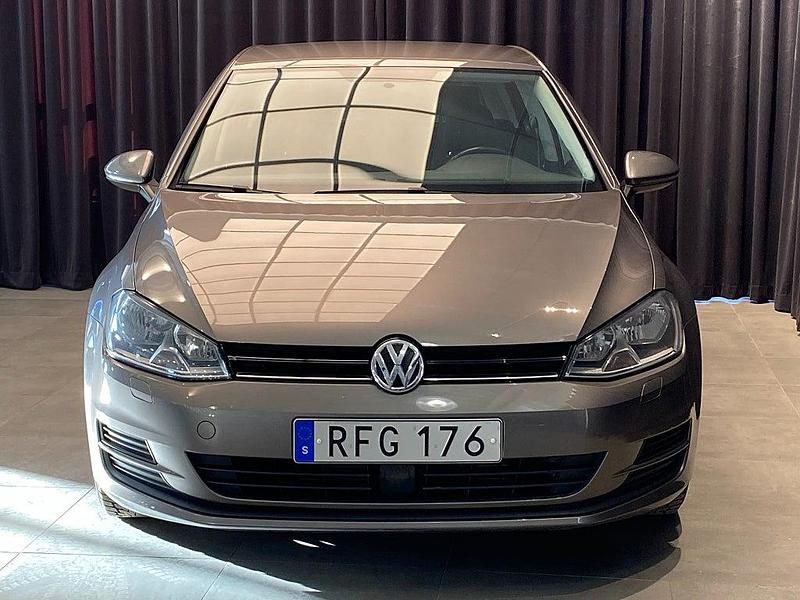 Begagnad VW Golf VII 110 HK (80 kW) 2016 Grå Halvkombi