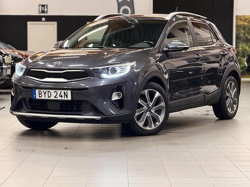 Grå Begagnad 2019 Kia Stonic Advance SUV | 169 900 kr (Marknadspris) - Bild 1/4