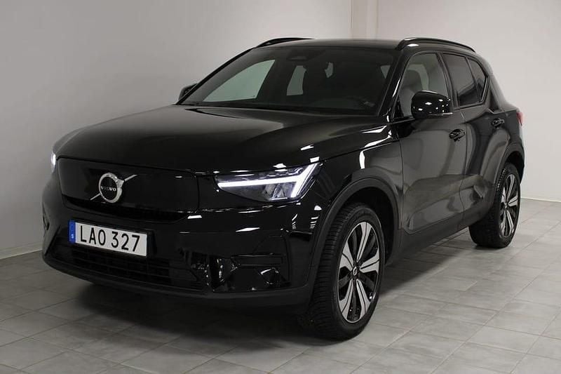 Svart Begagnad 2023 Volvo XC40 Core SUV | 324 000 kr - Bild 1/4