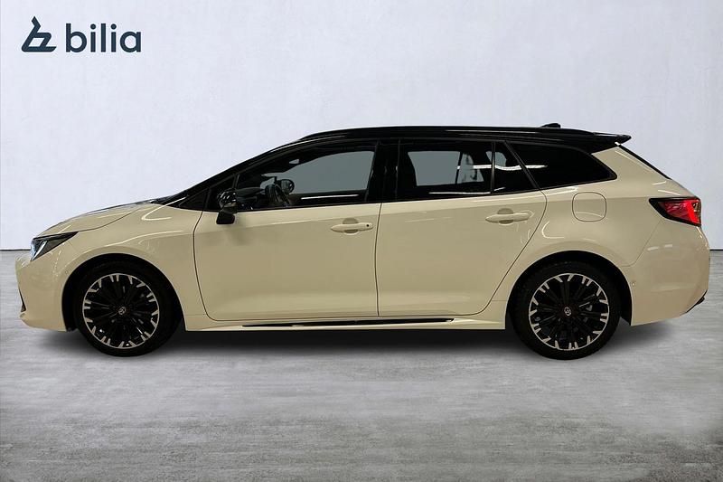 Begagnad Toyota Corolla Plus 124 HK (91 kW) 2022 Vit Kombi