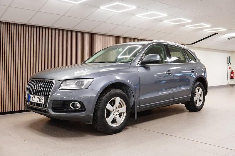 Grå Begagnad 2013 Audi Q5 Design SUV | 134 700 kr (Marknadspris) - Bild 1/4
