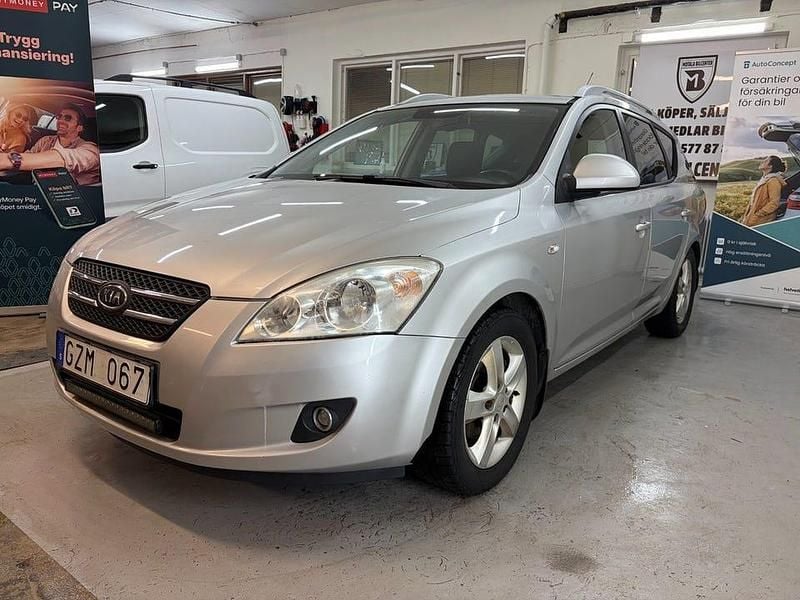Begagnad Kia Ceed Sportswagon EX 116 HK (85 kW) 2008 Silver Kombi