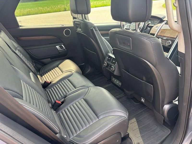 Begagnad Land Rover Discovery 5 249 HK (183 kW) 2021 Blå SUV