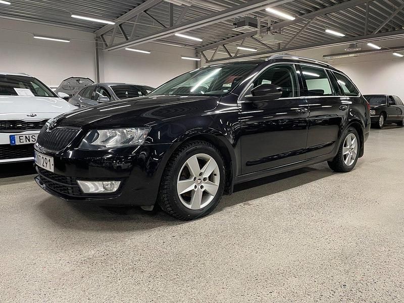 Svart Begagnad 2014 Skoda Octavia Ambition Kombi | 89 900 kr (Marknadspris) - Bild 1/4