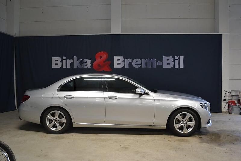 Begagnad Mercedes E220 Avantgarde 194 HK (142 kW) 2018 Silver Sedan