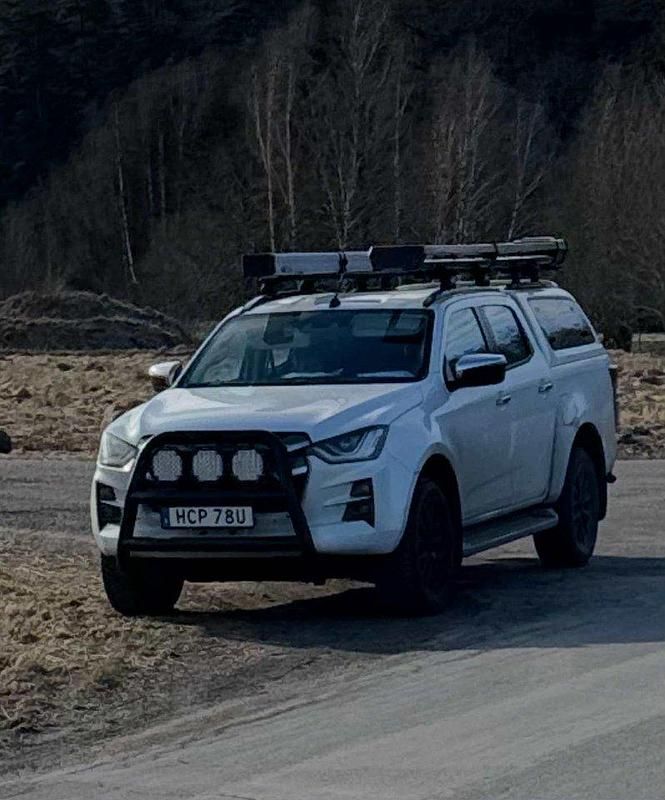Vit Begagnad 2023 Isuzu D-Max Pickup | 589 000 kr (Bra pris) - Bild 1/4