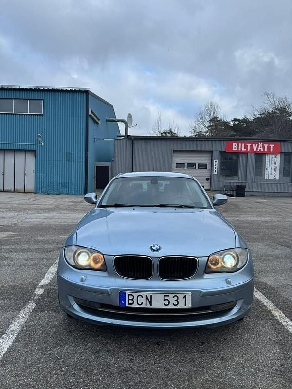 Begagnad BMW 118 143 HK (105 kW) 2011 Halvkombi