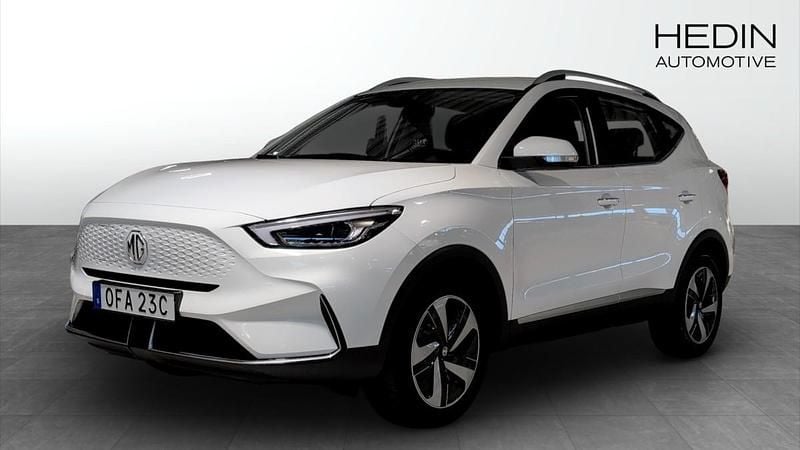 Vit (white) Begagnad 2022 MG ZS Comfort Sedan | 239 900 kr (Superpris) - Bild 1/4