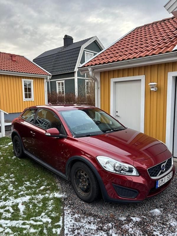 Begagnad 2011 Volvo C30 Halvkombi | 48 000 kr (Bra pris) - Bild 1/4