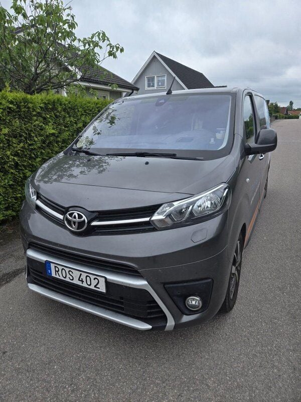 Grå Begagnad 2018 Toyota Proace Van | 125 000 kr (Superpris) - Bild 1/1