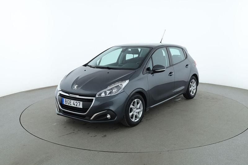 Mörkgrå Begagnad 2015 Peugeot 208 Active Halvkombi | 112 000 kr (Marknadspris) - Bild 1/3