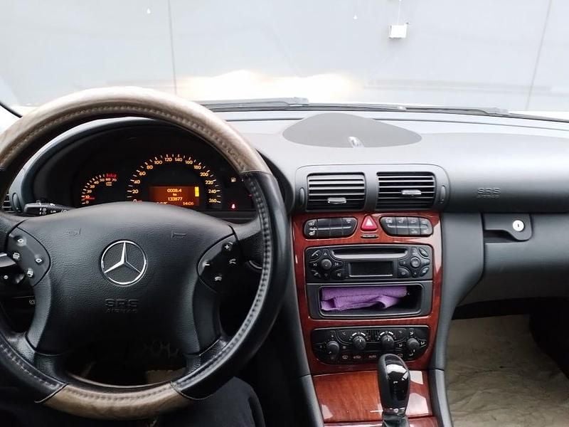 Begagnad Mercedes C180 143 HK (105 kW) 2004 Sedan