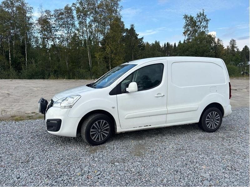 Begagnad 2017 Peugeot Partner Minibuss | 69 500 kr (Marknadspris) - Bild 1/4