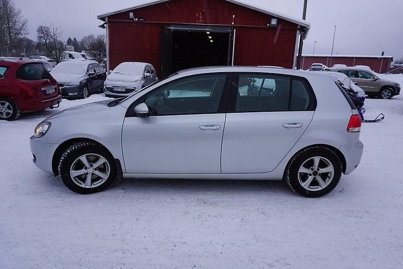 Begagnad VW Golf VI 122 HK (89 kW) 2010 Silver Halvkombi