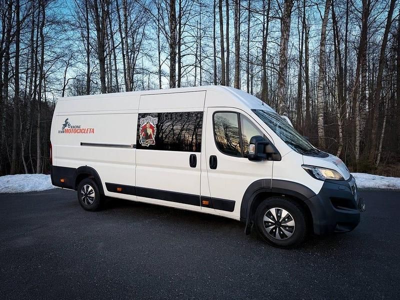 Begagnad Peugeot Boxer 165 HK (121 kW) 2021 Vit Van