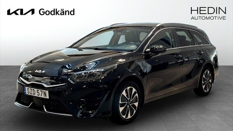 Svart (black) Begagnad 2022 Kia Ceed Sportswagon Advance Kombi | 259 900 kr (Marknadspris) - Bild 1/4