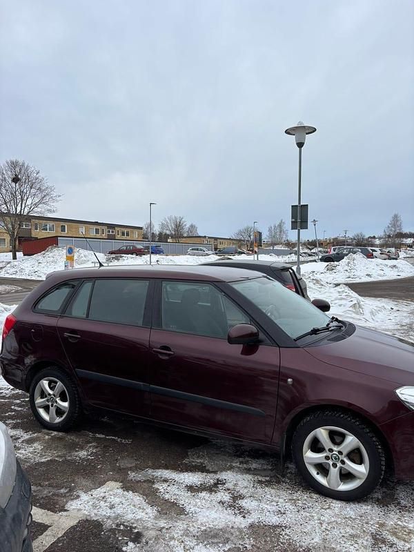 Begagnad Skoda Fabia 90 HK (66 kW) 2011 Kombi
