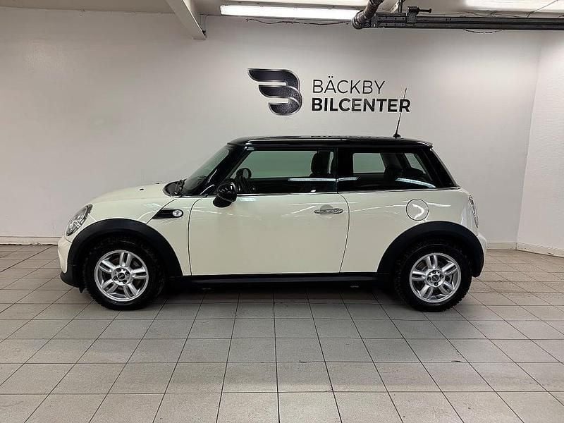 Begagnad Mini Cooper Pepper 122 HK (89 kW) 2011 Vit Halvkombi