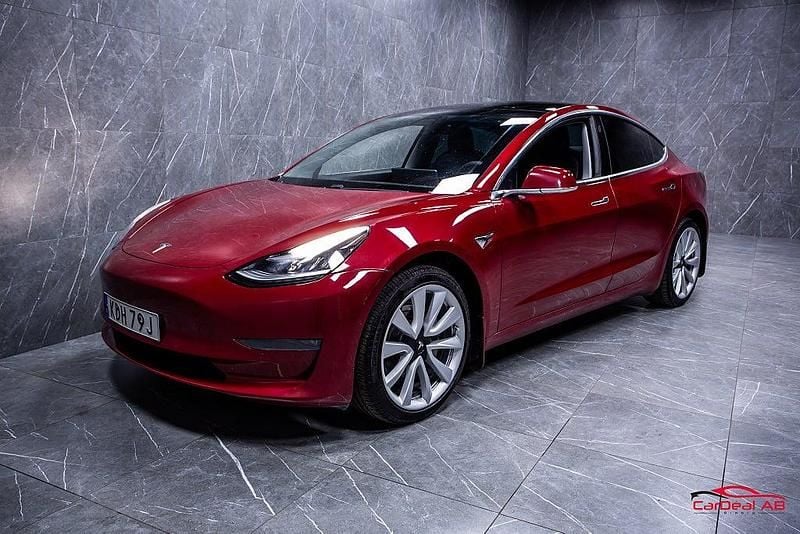 Begagnad Tesla Model 3 Long Range AWD 366 kW (498 HK) 2019 Röd Sedan