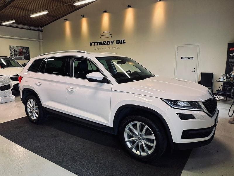 Vit Begagnad 2021 Skoda Kodiaq Business Line SUV | 299 900 kr (Superpris) - Bild 1/4