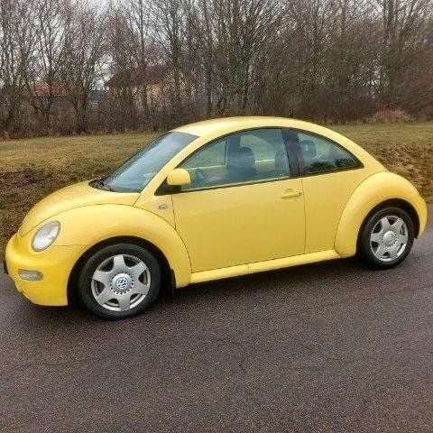 Begagnad VW New Beetle Comfortline 116 HK (85 kW) 2000 Halvkombi