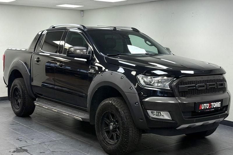 Svart Begagnad 2017 Ford Ranger Wildtrack Pickup | 238 900 kr (Marknadspris) - Bild 1/4