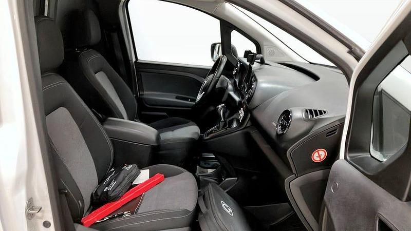 Begagnad Mercedes eCitan 89 kW (122 HK) 2023 Vit Van