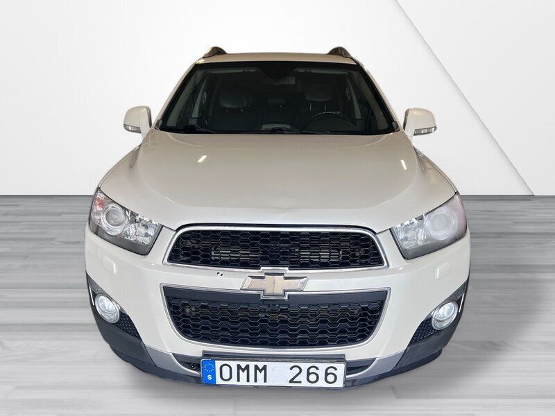 Vit Begagnad 2011 Chevrolet Captiva SUV | 69 900 kr (Marknadspris) - Bild 1/4