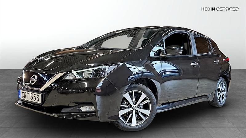 Svart (black) Begagnad 2021 Nissan Leaf Acenta Halvkombi | 159 900 kr (Bra pris) - Bild 1/4