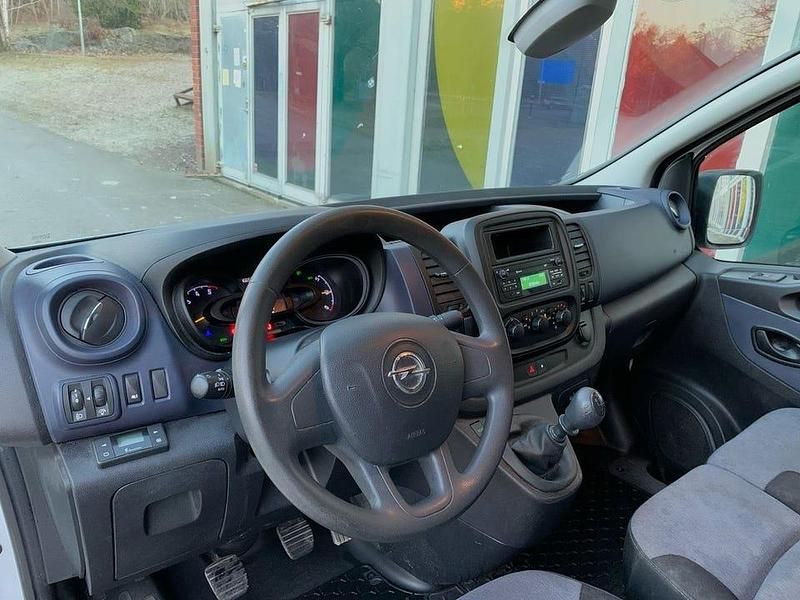 Begagnad Opel Vivaro 96 HK (70 kW) 2017 Vit Minibuss