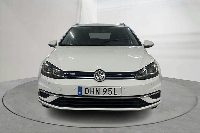 Begagnad VW Golf VII 130 HK (95 kW) 2020 Vit