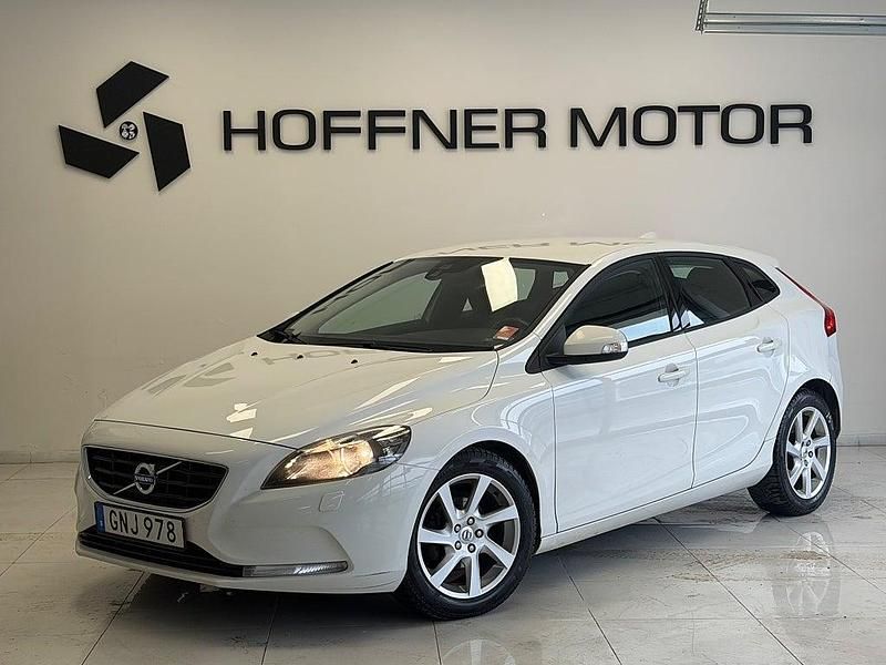 Begagnad Volvo V40 Kinetic 116 HK (85 kW) 2014 Vit Halvkombi