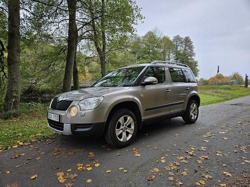 Brun Begagnad 2012 Skoda Yeti Ambition SUV | 44 900 kr (Marknadspris) - Bild 1/4