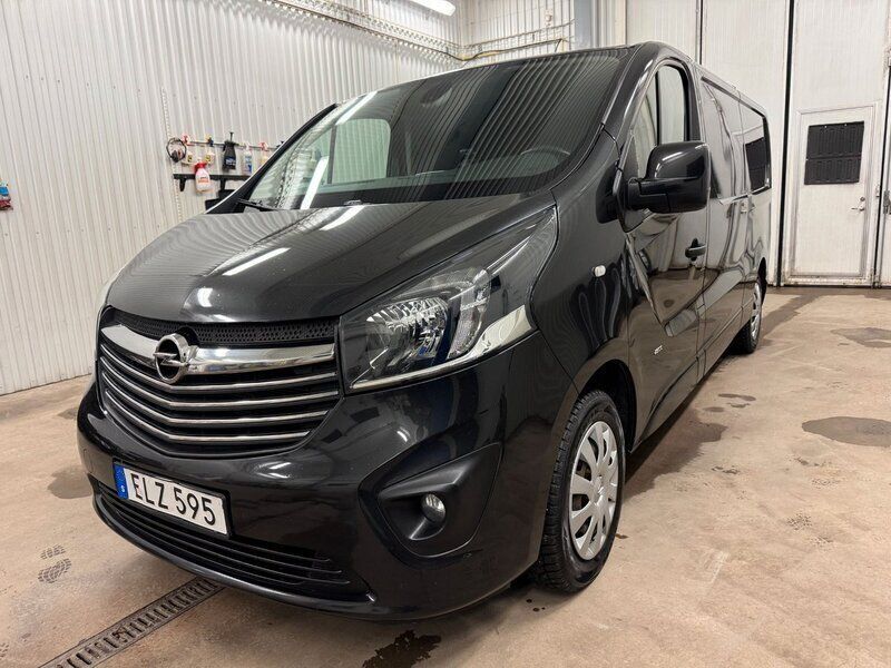 Svart Begagnad 2015 Opel Vivaro Van | 112 500 kr (Marknadspris) - Bild 1/4