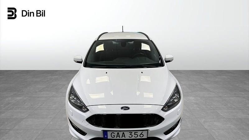 Begagnad Ford Focus ST-Line 125 HK (91 kW) 2017 Vit Kombi