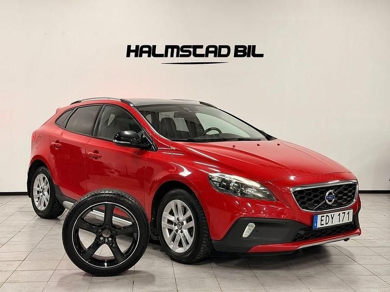 Begagnad Volvo V40 CC Summum 254 HK (186 kW) 2014 Röd Kombi