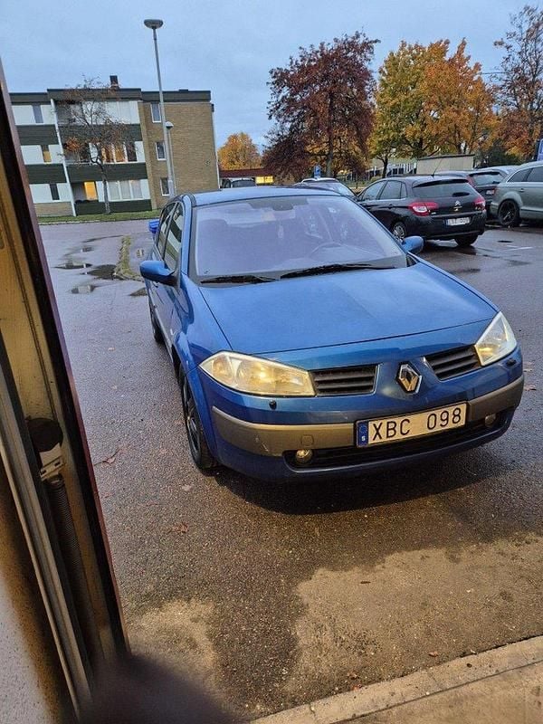 Blå Begagnad 2005 Renault Mégane II Halvkombi | 12 999 kr (Bra pris) - Bild 1/4