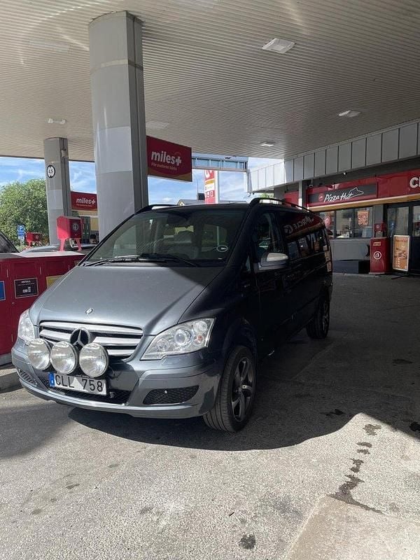 Grå Begagnad 2012 Mercedes Viano Minibuss | 155 000 kr (Bra pris) - Bild 1/2
