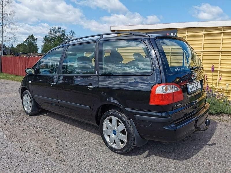 Begagnad Ford Galaxy 141 HK (103 kW) 2005 Mörkblå (blå) Minibuss