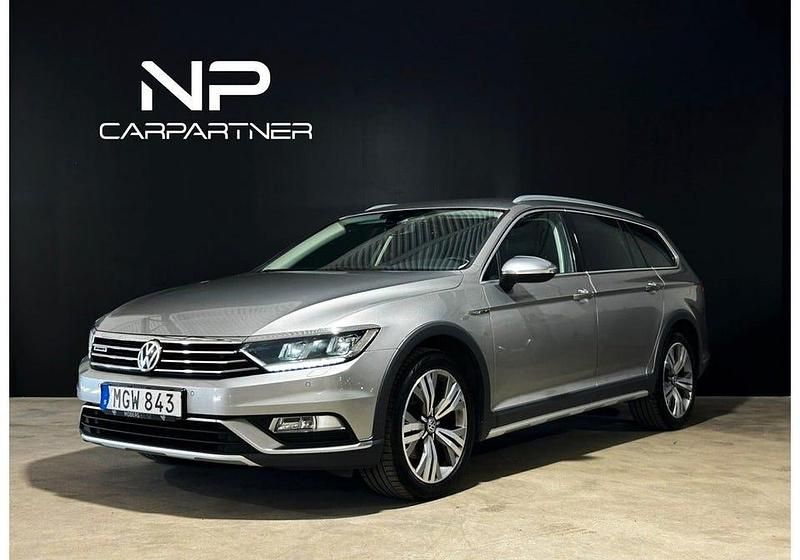 Silver Begagnad 2017 VW Passat Alltrack Kombi | 159 800 kr (Marknadspris) - Bild 1/4