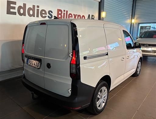 Begagnad VW Caddy 75 HK (55 kW) 2022 Vit Minibuss