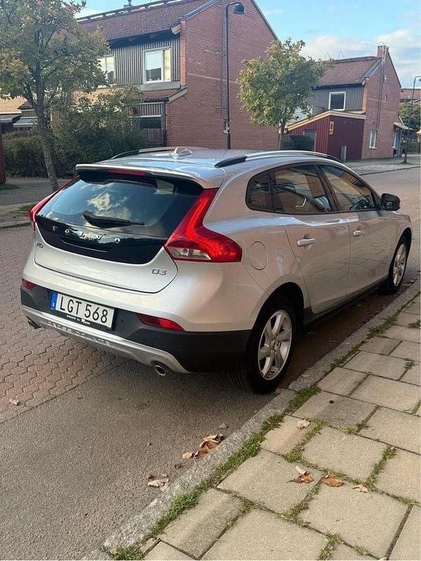 Begagnad Volvo V40 CC 150 HK (110 kW) 2019 Kombi