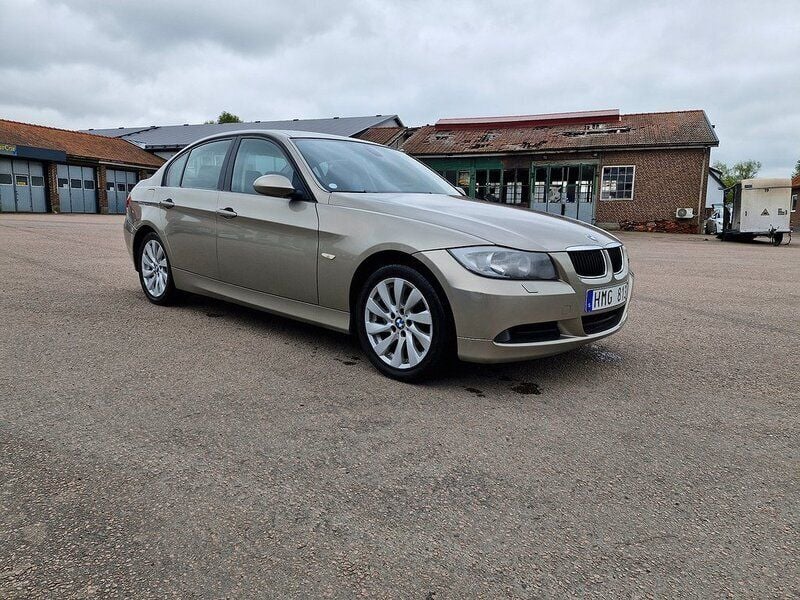 Ljusbrun Begagnad 2008 BMW 318 Advantage Sedan | 58 999 kr (Bra pris) - Bild 1/4